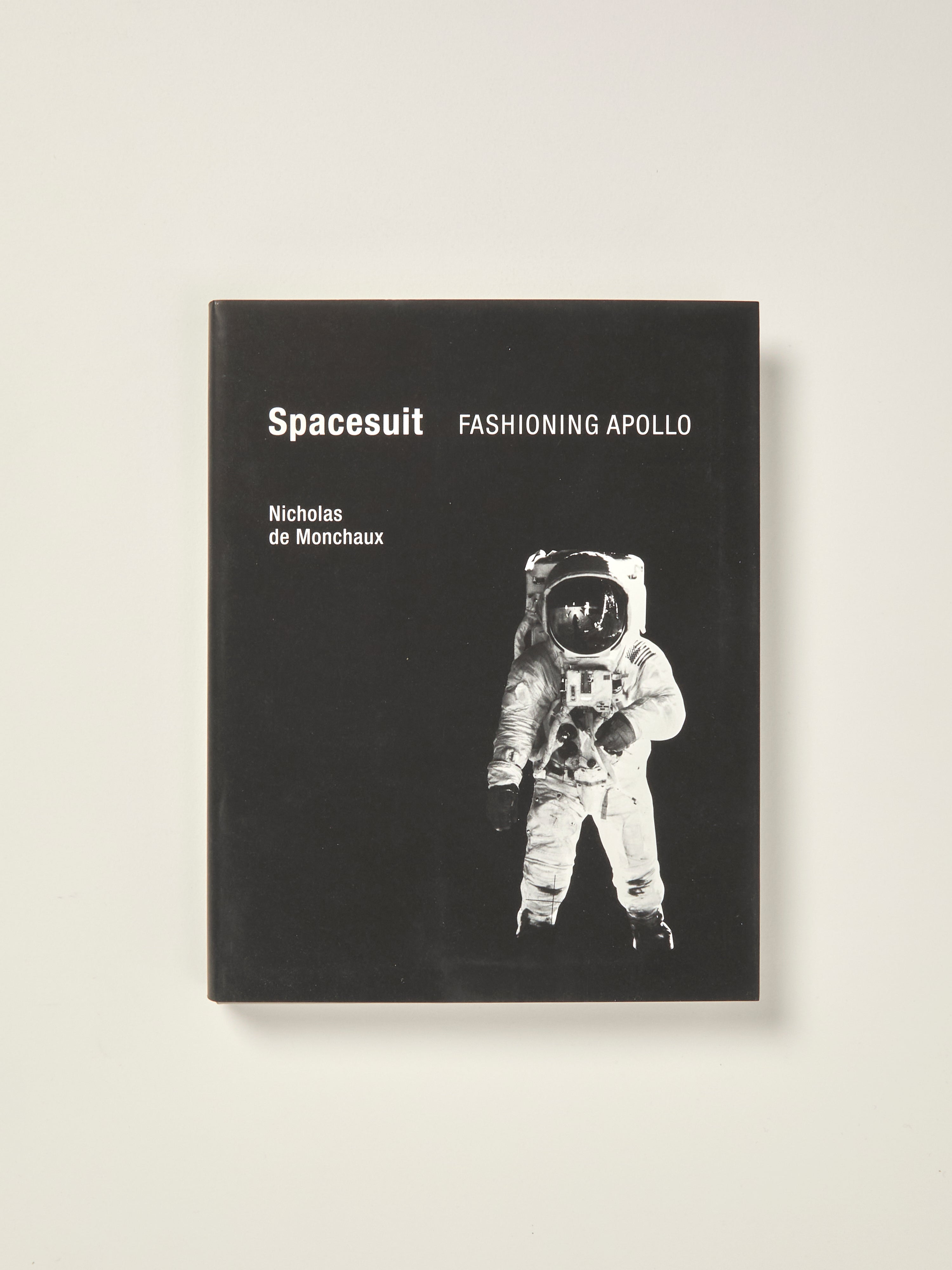 洋書 Spacesuit : Fashioning Apollo Spacesuit: Fashioning Apollo — William Stout Architectural Books